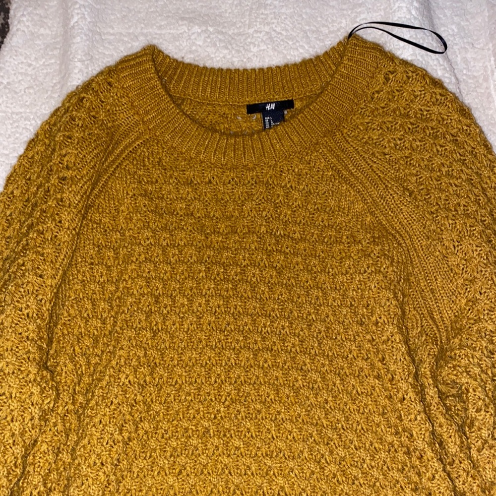 H&m mustard yellow sweater size large . cute as a fall sweater
